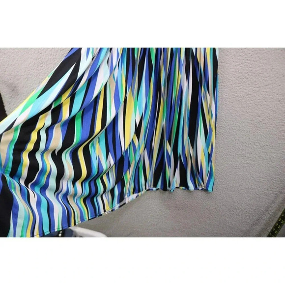 Calvin Klein Halter Style Dress-Built in Bra-Empire Waist-Full Skirt-Small - Picture 7 of 7